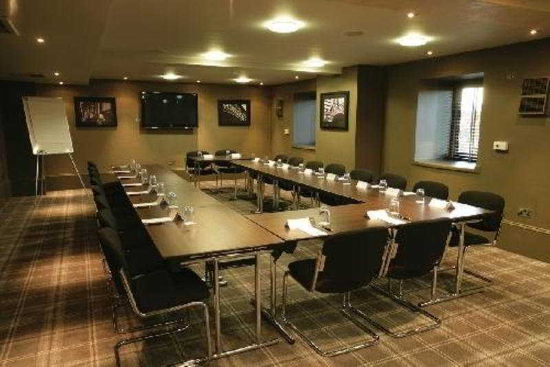 Village Hotel Manchester הייד מראה חיצוני תמונה